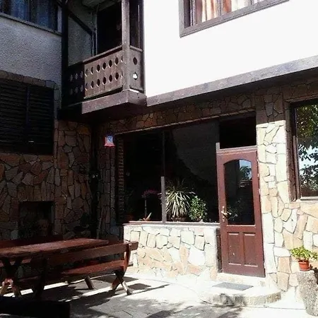 Otel семеен национал