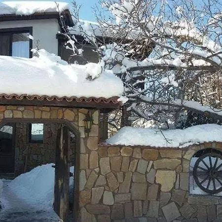 Hotel семеен национал